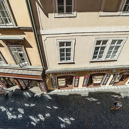 Newly Renovated 1-Bed Apartment At Charles Bridge Praga Exterior foto
