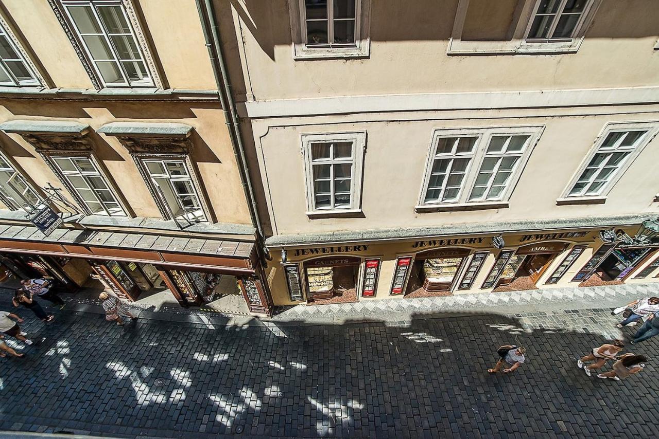 Newly Renovated 1-Bed Apartment At Charles Bridge Praga Exterior foto