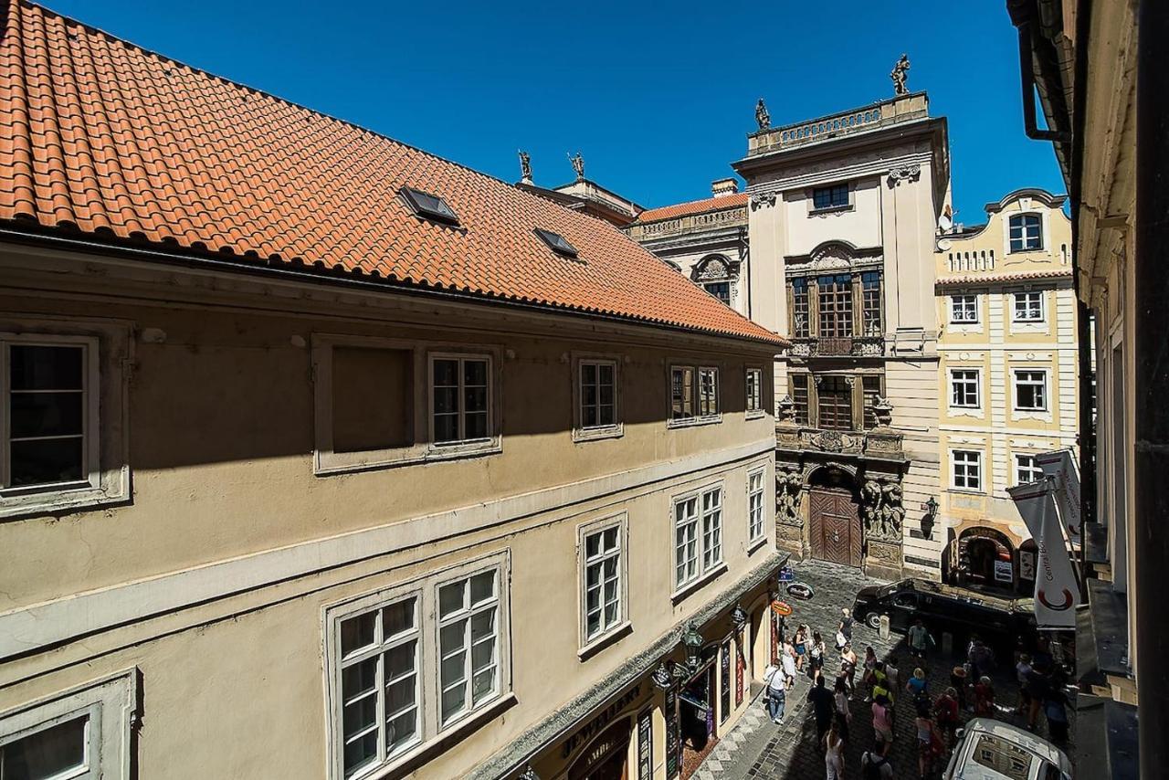 Newly Renovated 1-Bed Apartment At Charles Bridge Praga Exterior foto