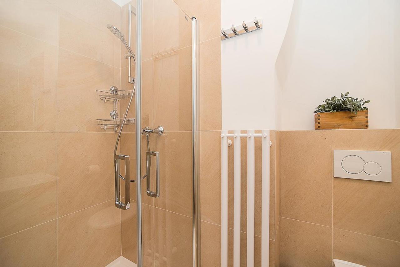 Newly Renovated 1-Bed Apartment At Charles Bridge Praga Exterior foto